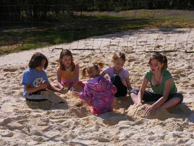 Kids in play sand